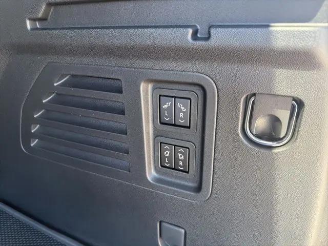 2026 GMC Acadia Denali AWD
