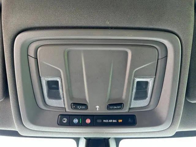 2020 Chevrolet Silverado 1500 4WD Double Cab Standard Bed Custom