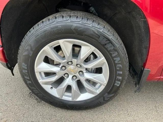 2020 Chevrolet Silverado 1500 4WD Double Cab Standard Bed Custom
