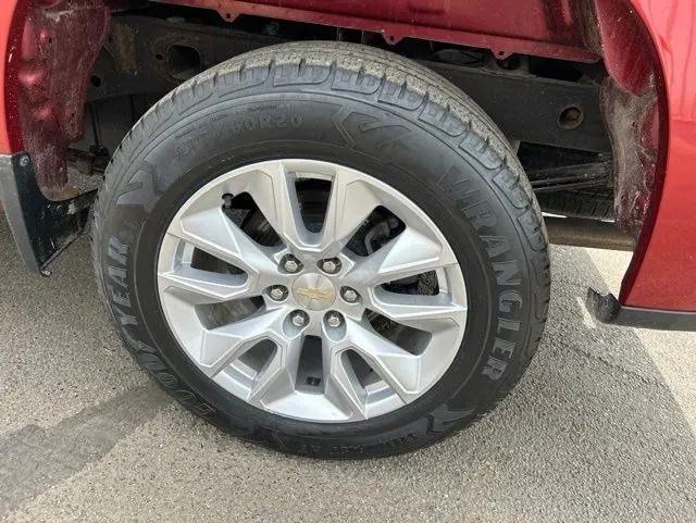 2020 Chevrolet Silverado 1500 4WD Double Cab Standard Bed Custom