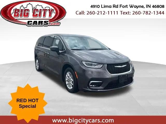2023 Chrysler Pacifica Touring L for sale in Fort Wayne, IN
