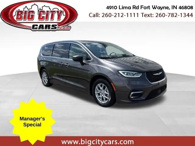 2023 Chrysler Pacifica Touring L for sale in Fort Wayne, IN