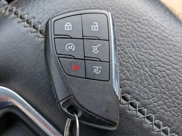 2022 GMC Yukon 4WD Denali