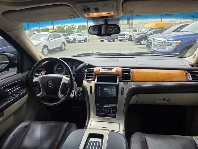 2011 Cadillac Escalade Platinum Edition