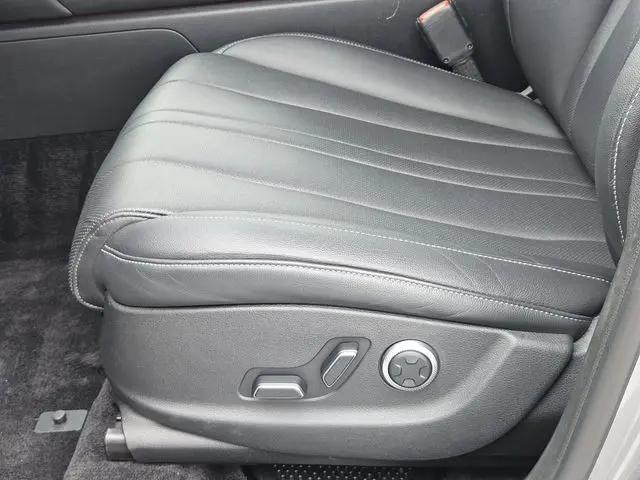 2025 Genesis GV80 2.5T Standard AWD