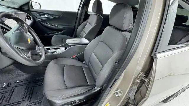 2022 Chevrolet Malibu FWD LT