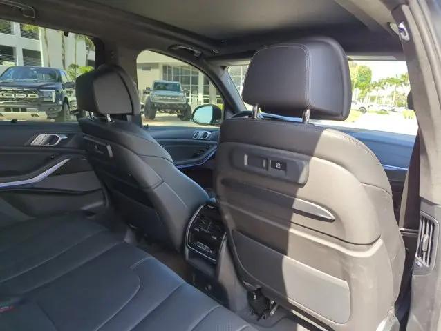 2022 BMW X5 M50i