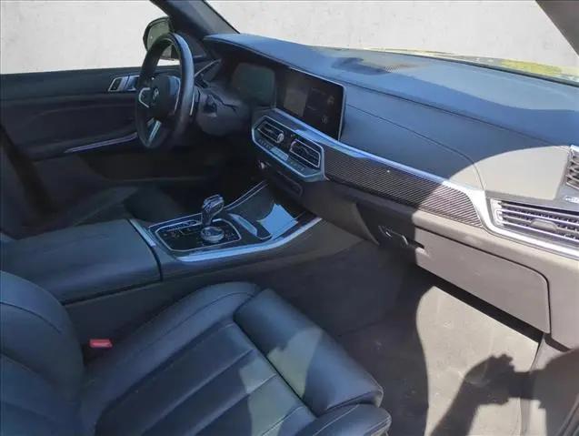 2022 BMW X5 M50i