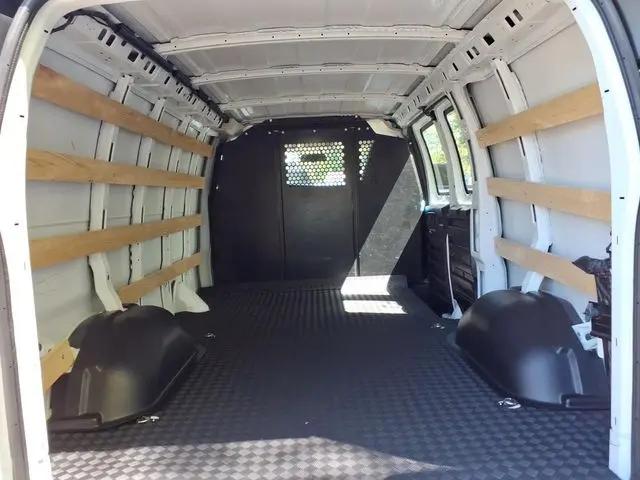 2024 Chevrolet Express Cargo Van RWD 2500 Regular Wheelbase WT