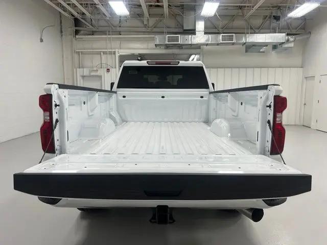 2026 Chevrolet Silverado 3500HD Crew Cab, Long Bed, WT Dual Rear Wheel, RWD