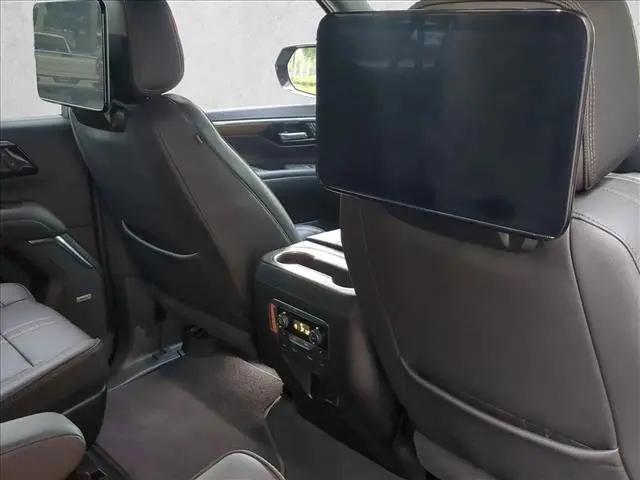2025 Chevrolet Suburban 4WD High Country