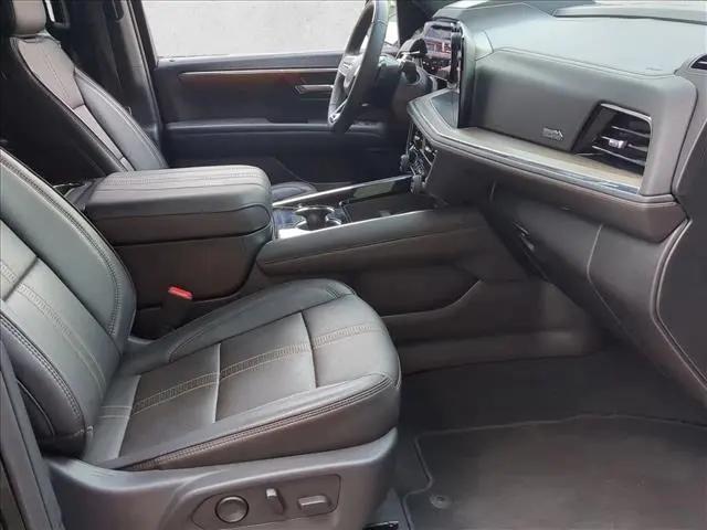 2025 Chevrolet Suburban 4WD High Country