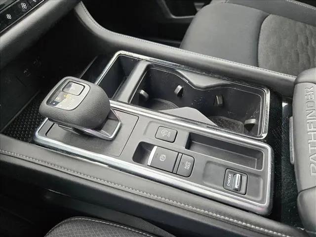 2025 Nissan Pathfinder SV FWD