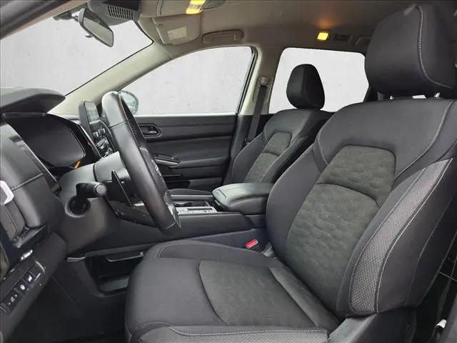 2025 Nissan Pathfinder SV FWD