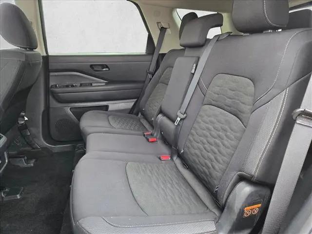 2025 Nissan Pathfinder SV FWD