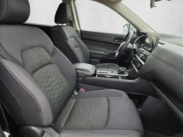2025 Nissan Pathfinder SV FWD