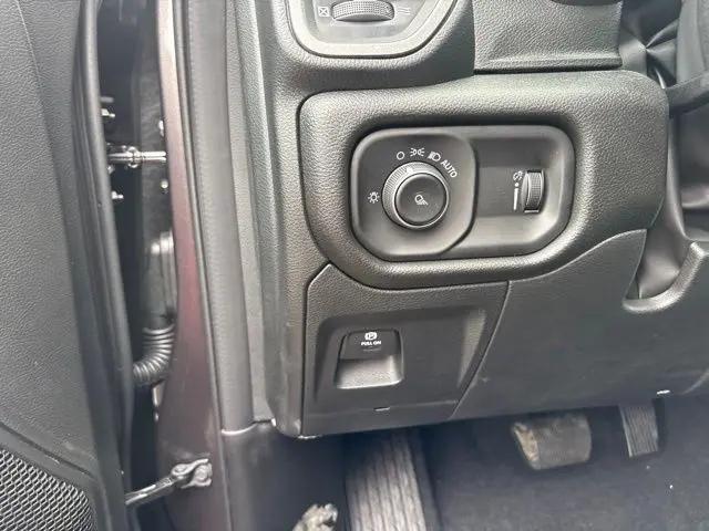 2026 Ram 1500 Tradesman Crew Cab 4x4 57 Box