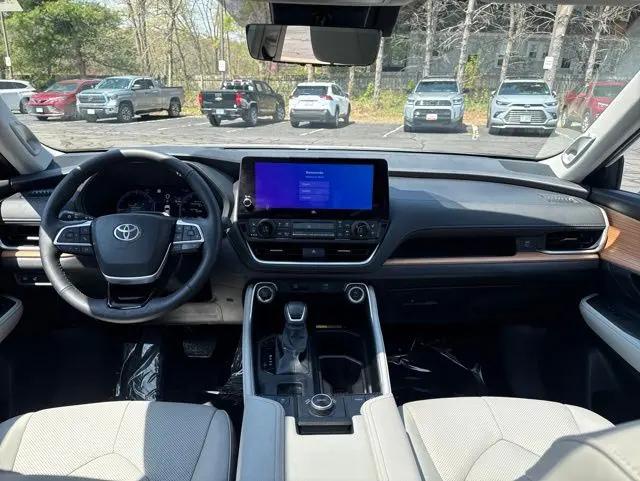 2026 Toyota Grand Highlander Platinum