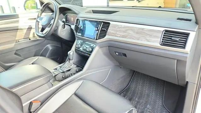 2022 Volkswagen Atlas Cross Sport 3.6L V6 SE w/Technology
