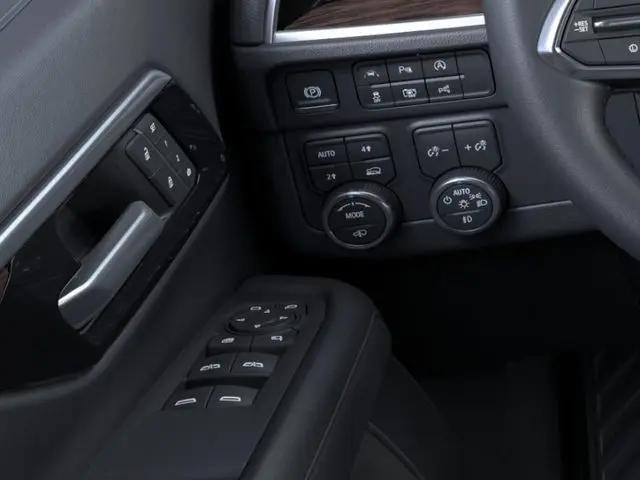 2026 Chevrolet Suburban LT, 4WD