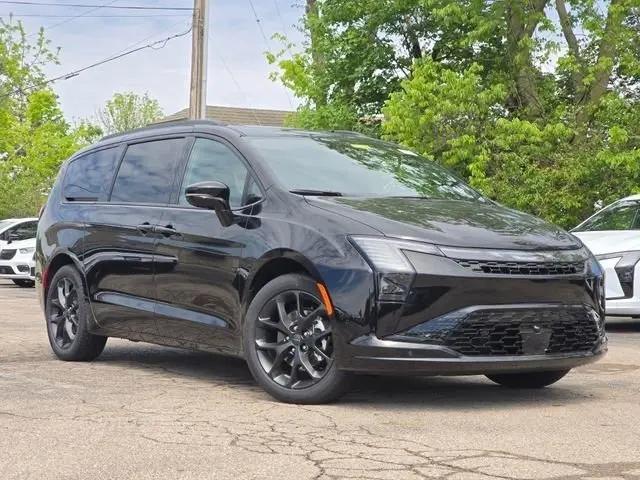 2027 Chrysler Pacifica Limited