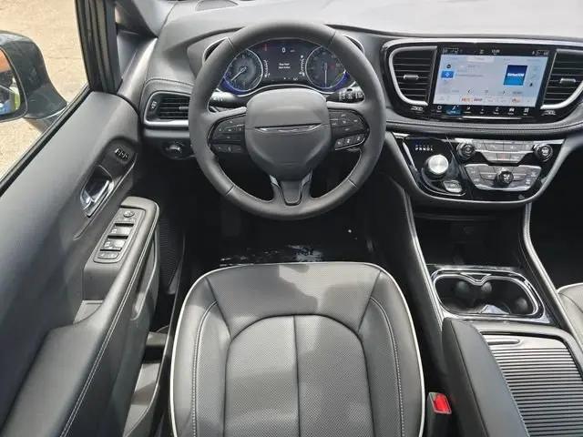 2027 Chrysler Pacifica Limited