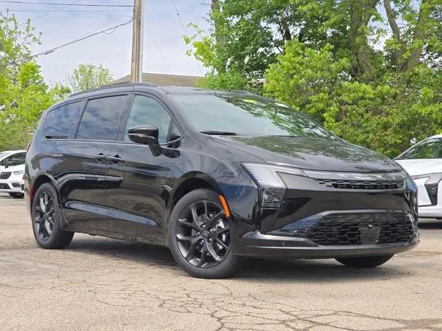 2027 Chrysler Pacifica Limited