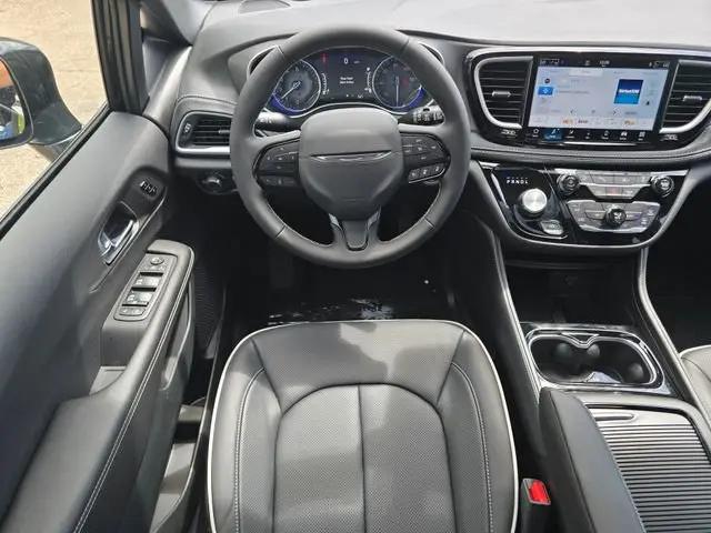 2027 Chrysler Pacifica Limited