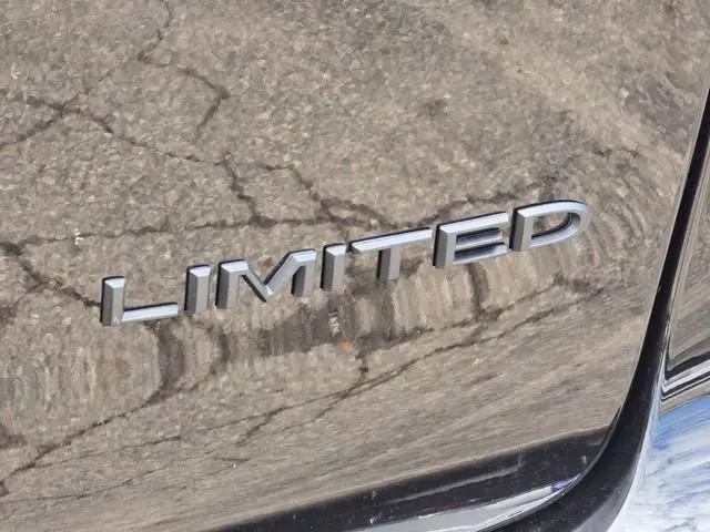 2027 Chrysler Pacifica Limited