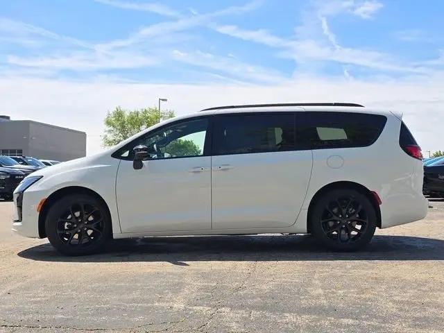 2027 Chrysler Pacifica Limited