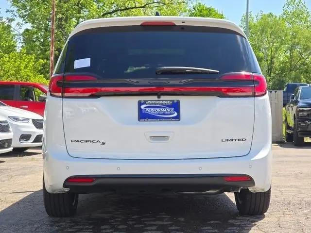2027 Chrysler Pacifica Limited