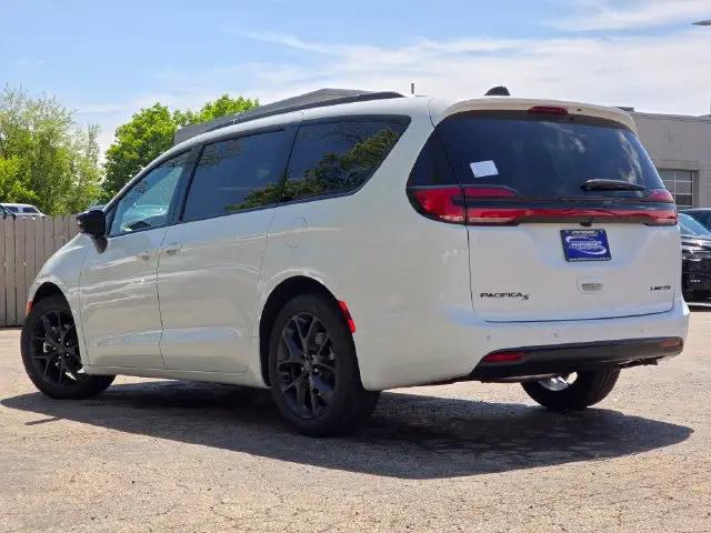 2027 Chrysler Pacifica Limited
