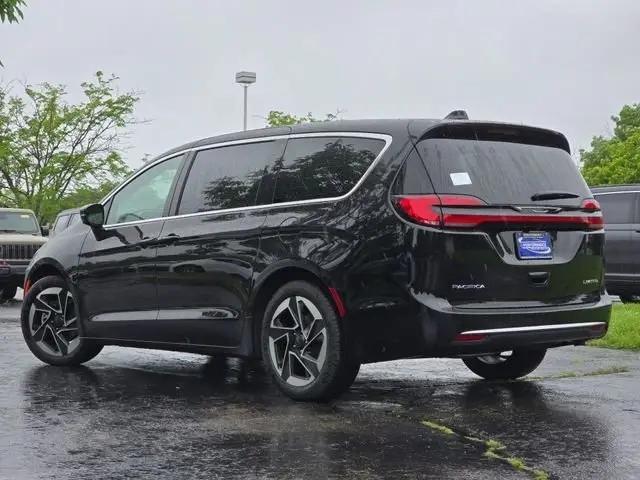 2027 Chrysler Pacifica Limited