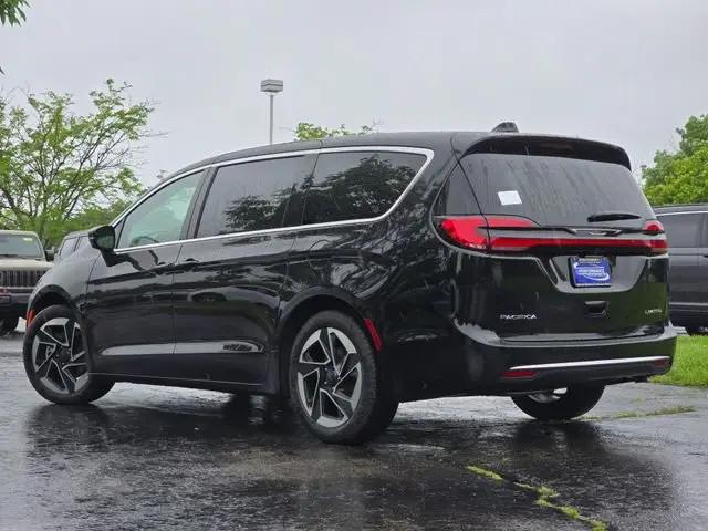 2027 Chrysler Pacifica Limited