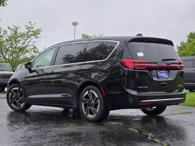2027 Chrysler Pacifica Limited