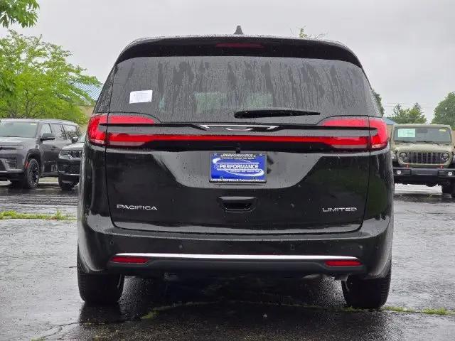 2027 Chrysler Pacifica Limited