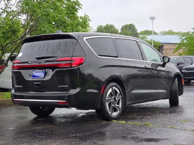 2027 Chrysler Pacifica Limited