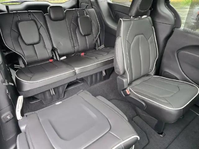 2027 Chrysler Pacifica Limited