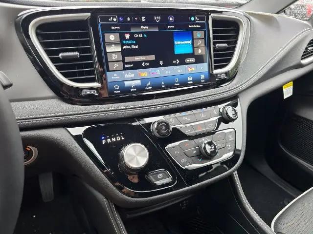 2027 Chrysler Pacifica Limited