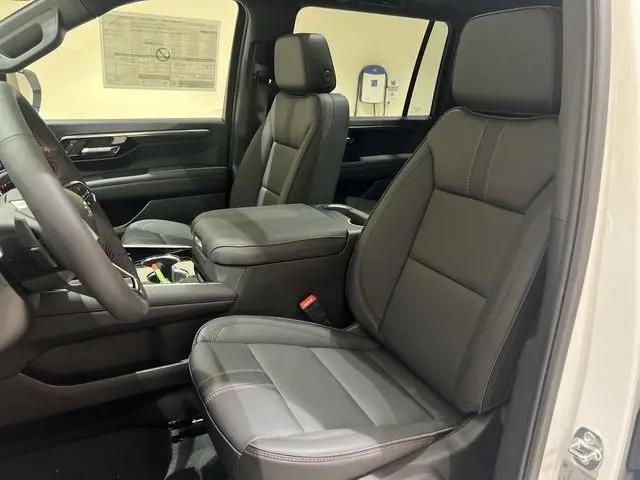 2026 Chevrolet Suburban RST, 4WD