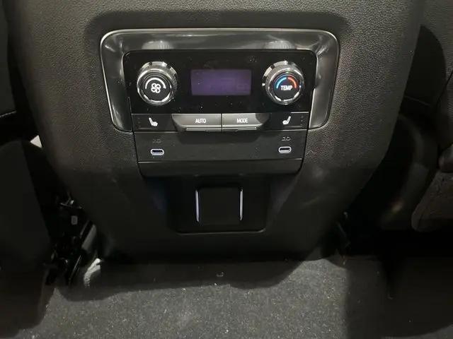 2026 Chevrolet Suburban RST, 4WD