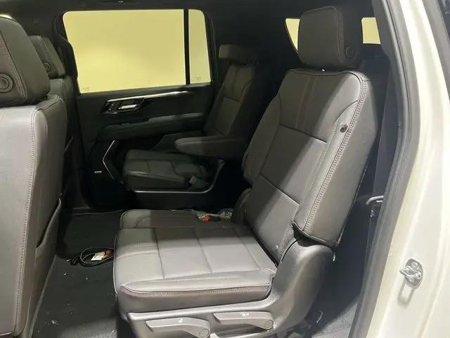2026 Chevrolet Suburban RST, 4WD
