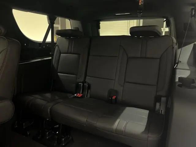 2026 Chevrolet Suburban RST, 4WD