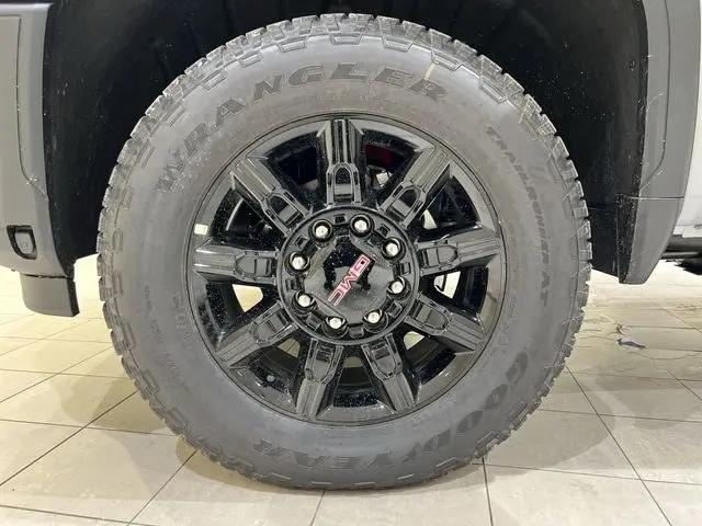 2026 GMC Sierra 2500HD Crew Cab, Standard Bed, AT4, 4WD