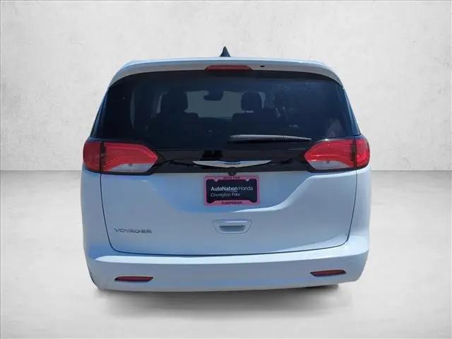 2023 Chrysler Voyager LX