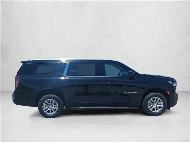 2023 Chevrolet Suburban 2WD LT