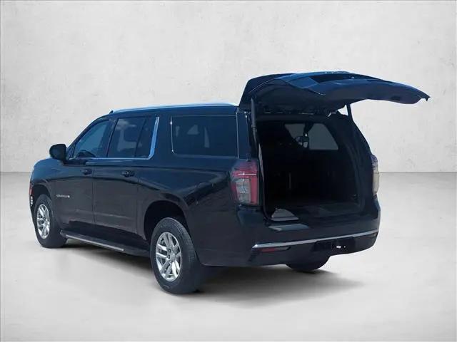 2023 Chevrolet Suburban 2WD LT