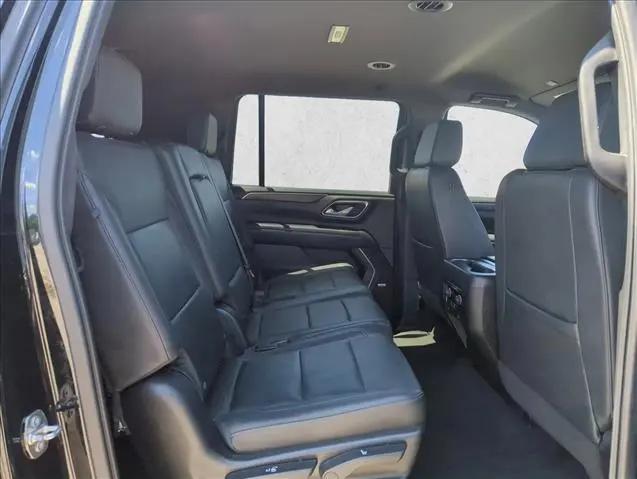 2023 Chevrolet Suburban 2WD LT