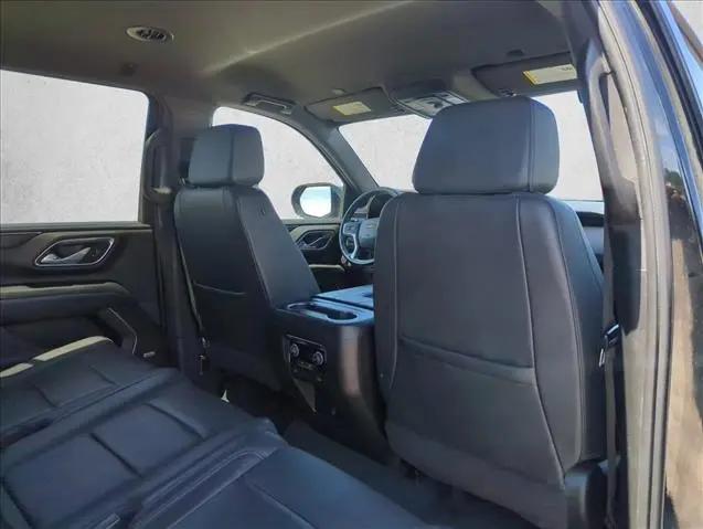 2023 Chevrolet Suburban 2WD LT