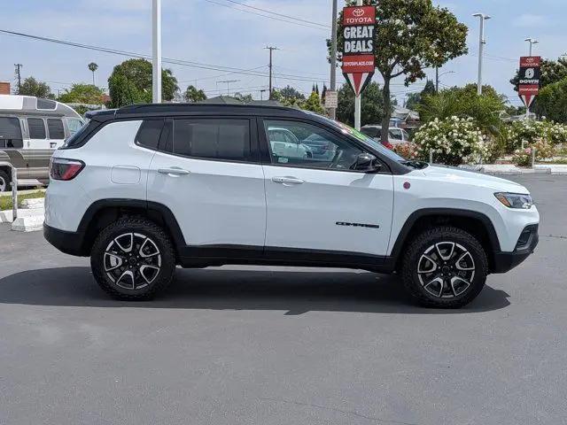2025 Jeep Compass Trailhawk 4x4